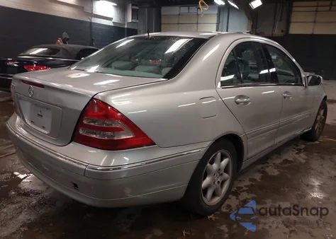 2002 Mercedes-Benz C 240 from USA, damaged, VIN WDBRF61J12E001548